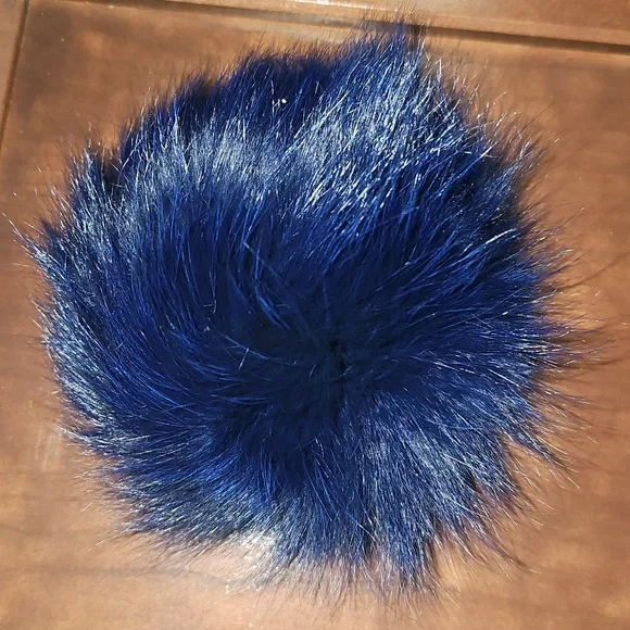 3 UGG Knit Beanie Trio - Navy, Black, Cream - Picture 9 of 14